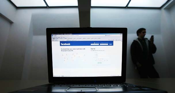 Facebook Joins Forces With McAfee To Tighten Security <img src="http://www.techxav.com/wp-content/uploads/2010/01/facebook.jpg"/>
In an effort to make the Internet more secure, the world's leading dedicated security company McAfee yesterday announced that it has collaborated with social networking juggernaut Facebook to provide discounted security services to all of its 350 million Facebook members.
The partnership states that Facebook users will be eligible for a complimentary six-month subscription of the McAfee Internet Security Suite. After the six-month period, users who are satisfied with the software can purchased the subscription plan for a discounted price. The Santa Clara-based security company claimed that Facebook will not get a slice of the pie of the revenue from the sales of the subscription plans.